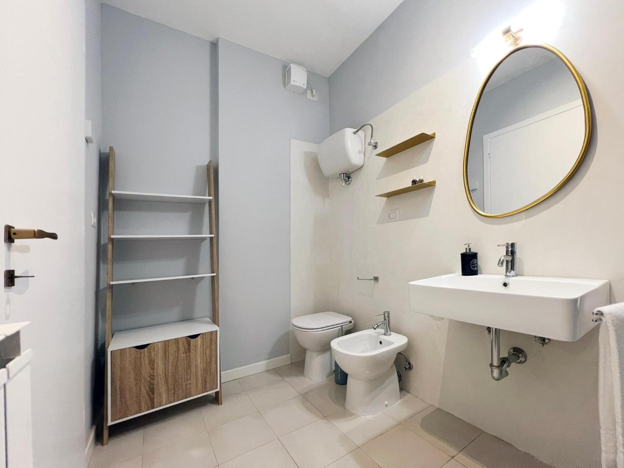 Glamorous Flat With Jacuzzi, King Size Bed And Small Balcony Perugia Buitenkant foto