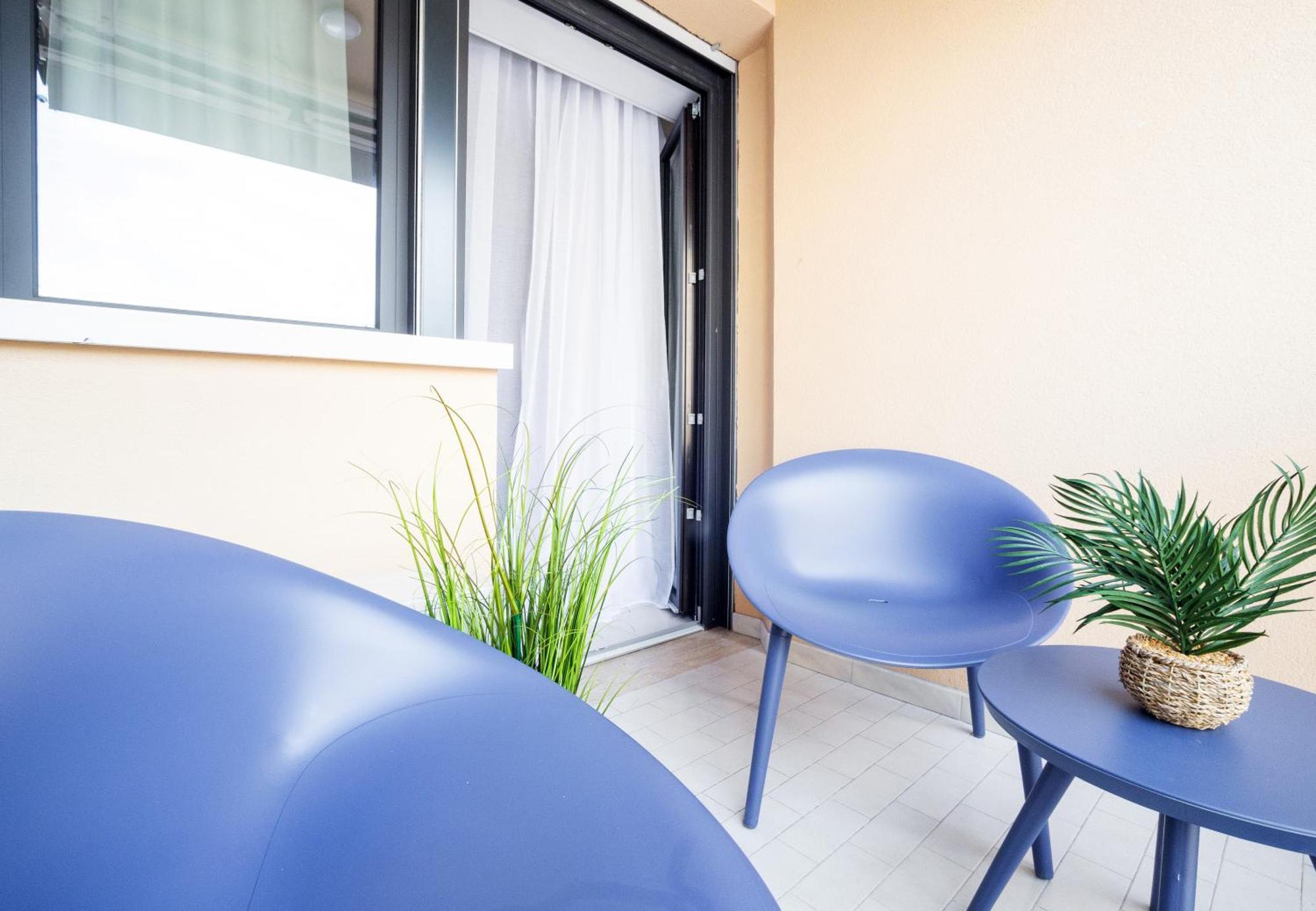 Glamorous Flat With Jacuzzi, King Size Bed And Small Balcony Perugia Buitenkant foto